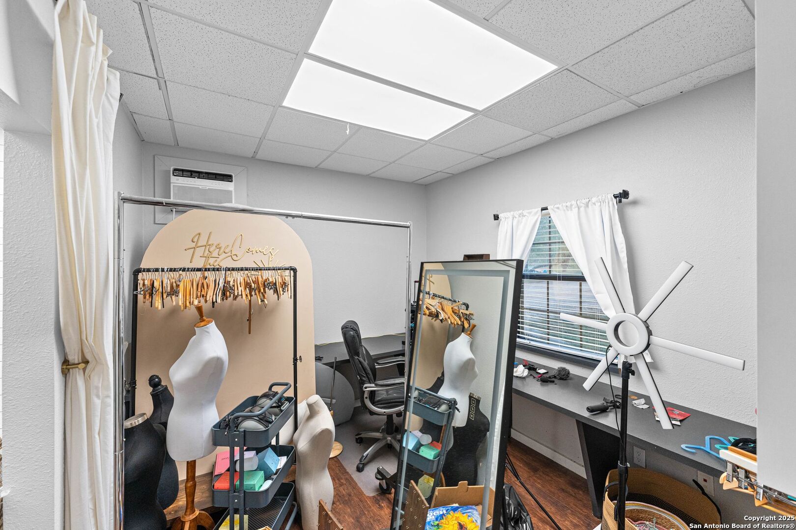 4514 Billy Sames Drive Adkins TX 78101