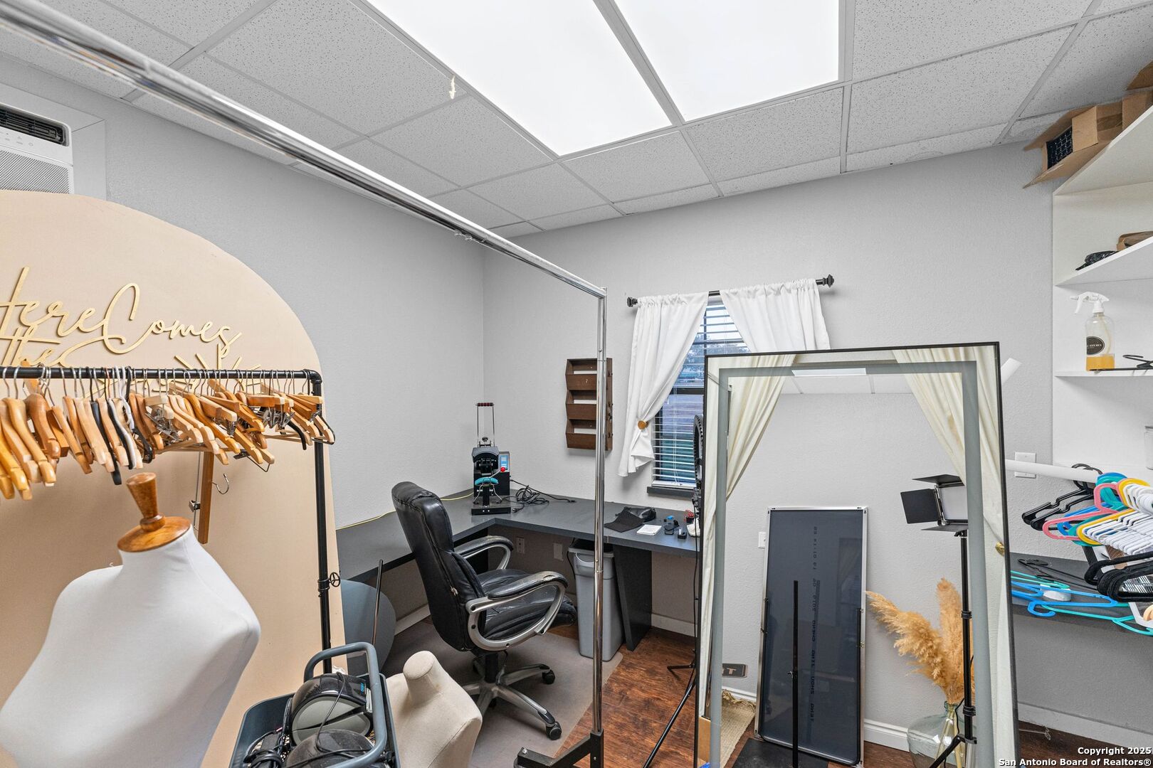 4514 Billy Sames Drive Adkins TX 78101