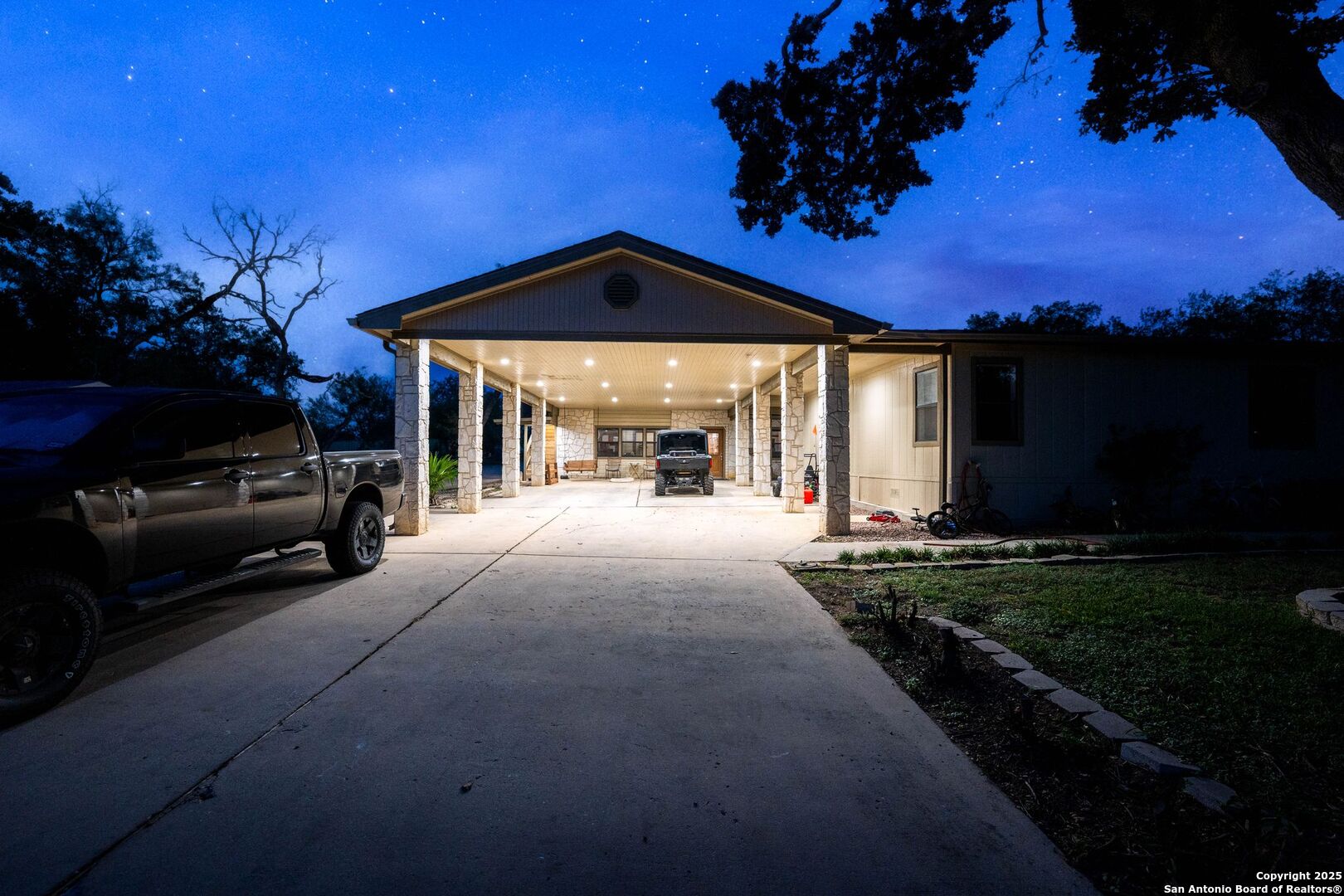 4514 Billy Sames Drive Adkins TX 78101