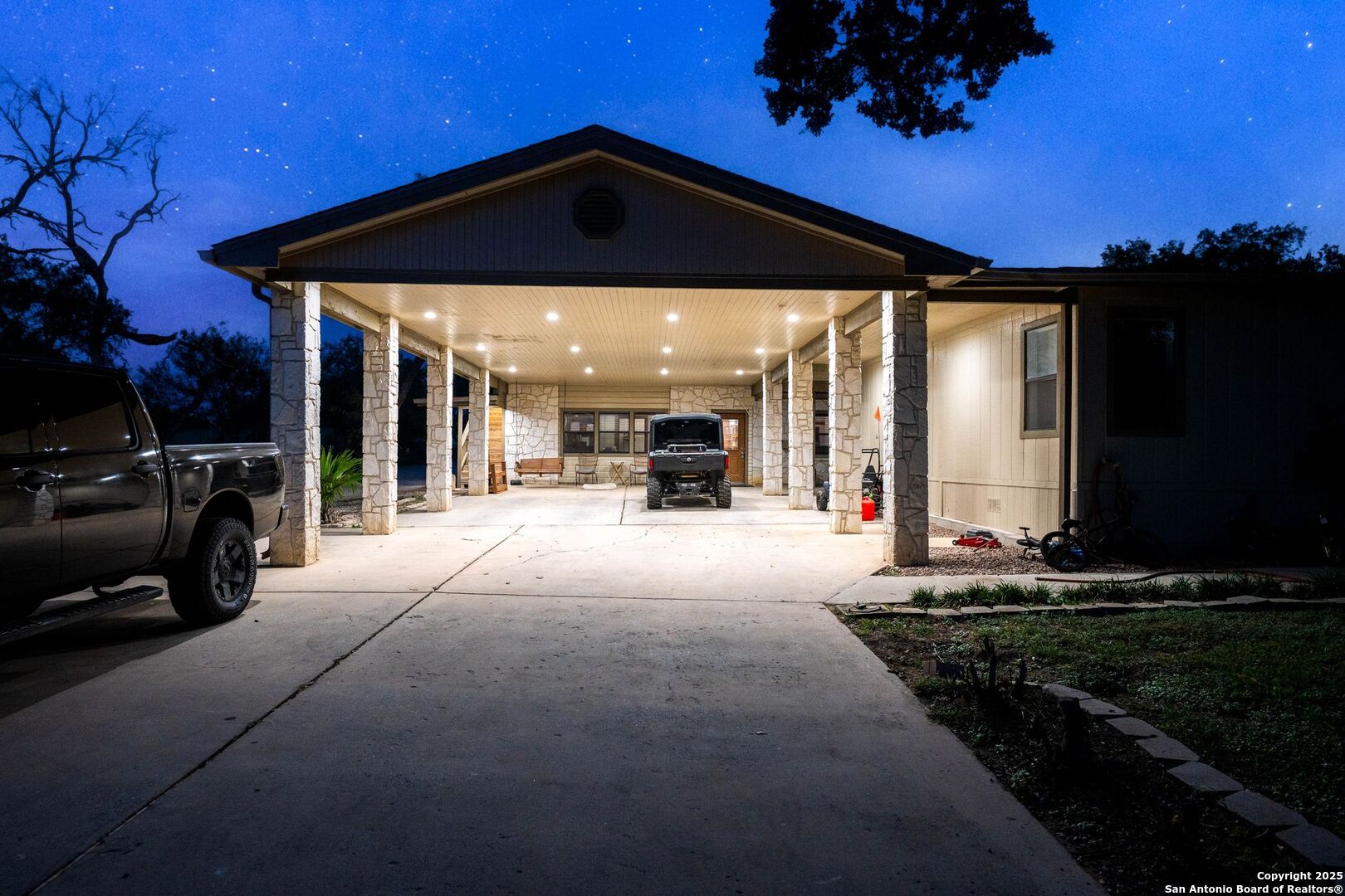 4514 Billy Sames Drive Adkins TX 78101