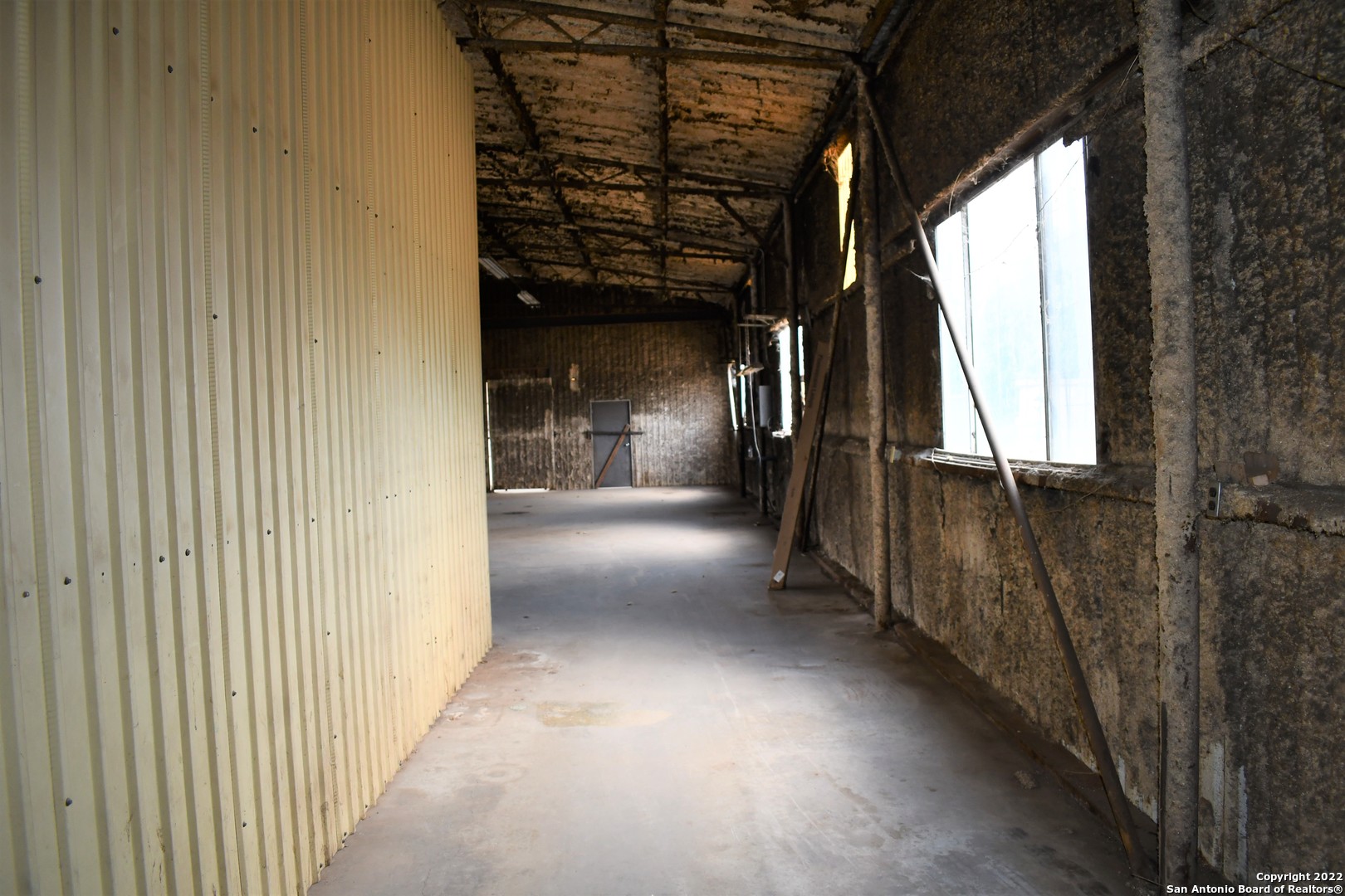 1737 N Highway 81 Pearsall TX 78061