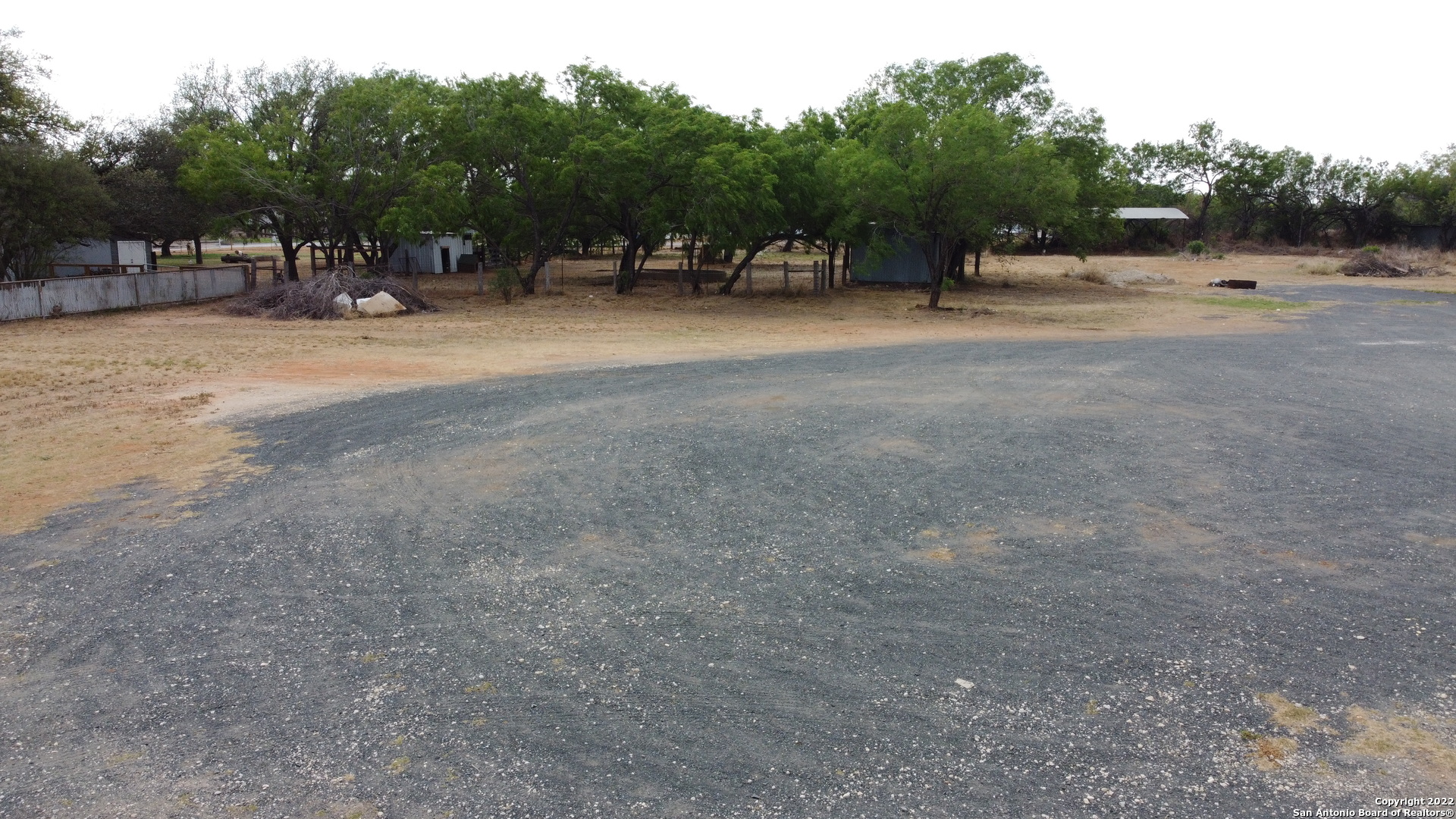 1737 N Highway 81 Pearsall TX 78061