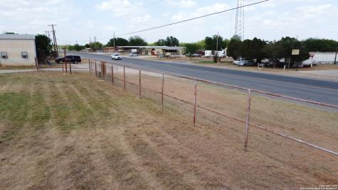1737 N Highway 81 Pearsall TX 78061