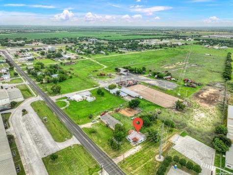 517 Center Street Marion TX 78124