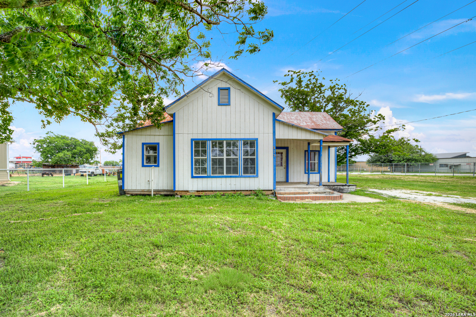 517 Center Street Marion TX 78124