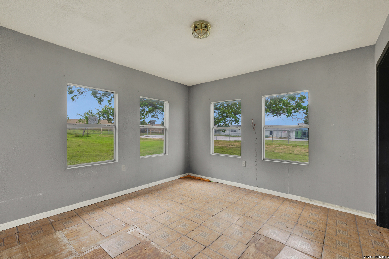 517 Center Street Marion TX 78124