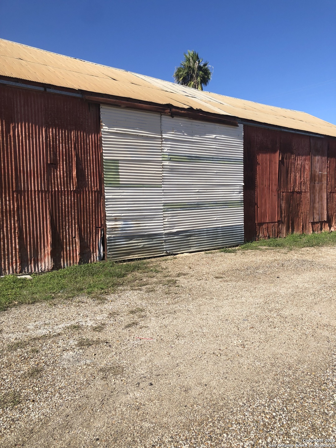 300 W. Sinton Sinton TX 78387