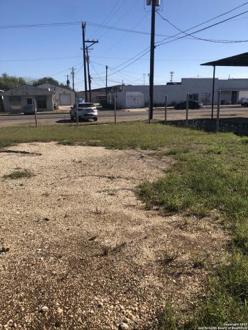 300 W. Sinton Sinton TX 78387