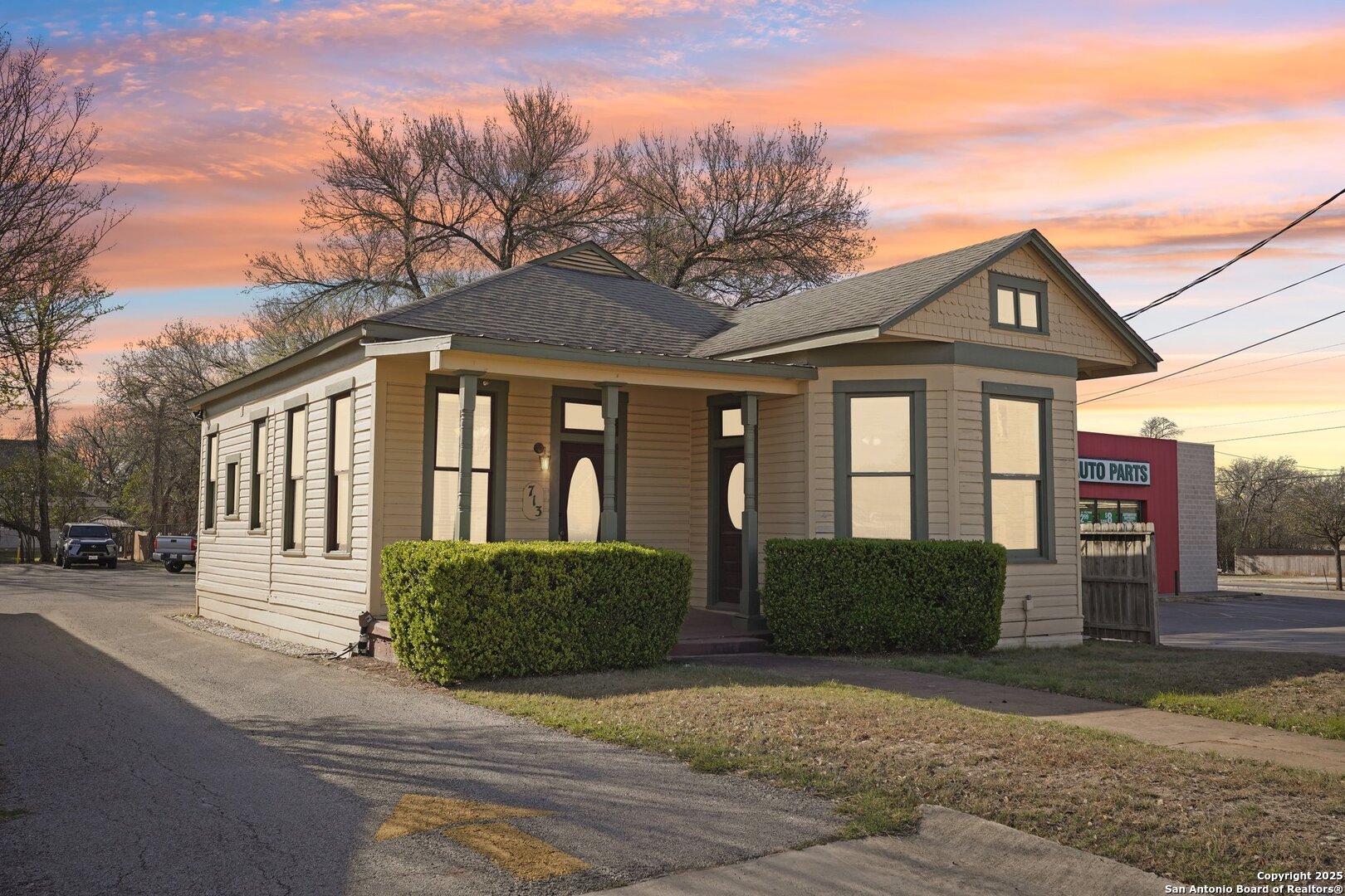 713 Sidney Baker Kerrville TX 78028