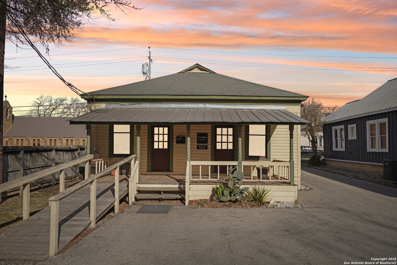 713 Sidney Baker Kerrville TX 78028