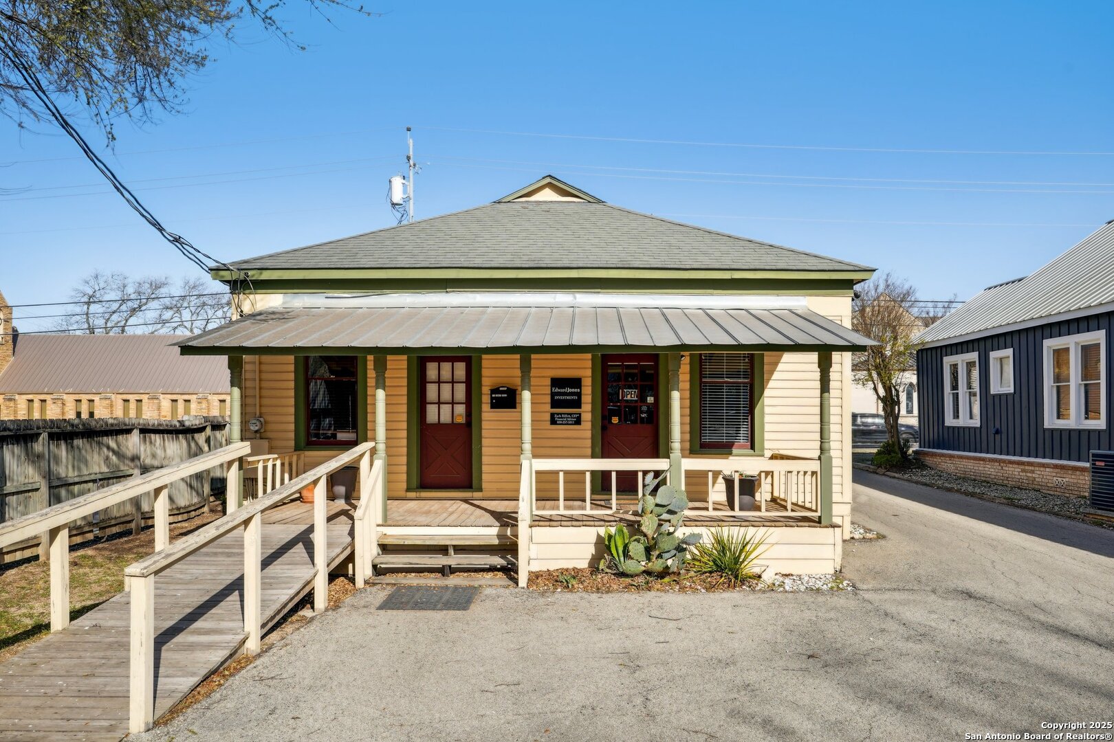 713 Sidney Baker Kerrville TX 78028