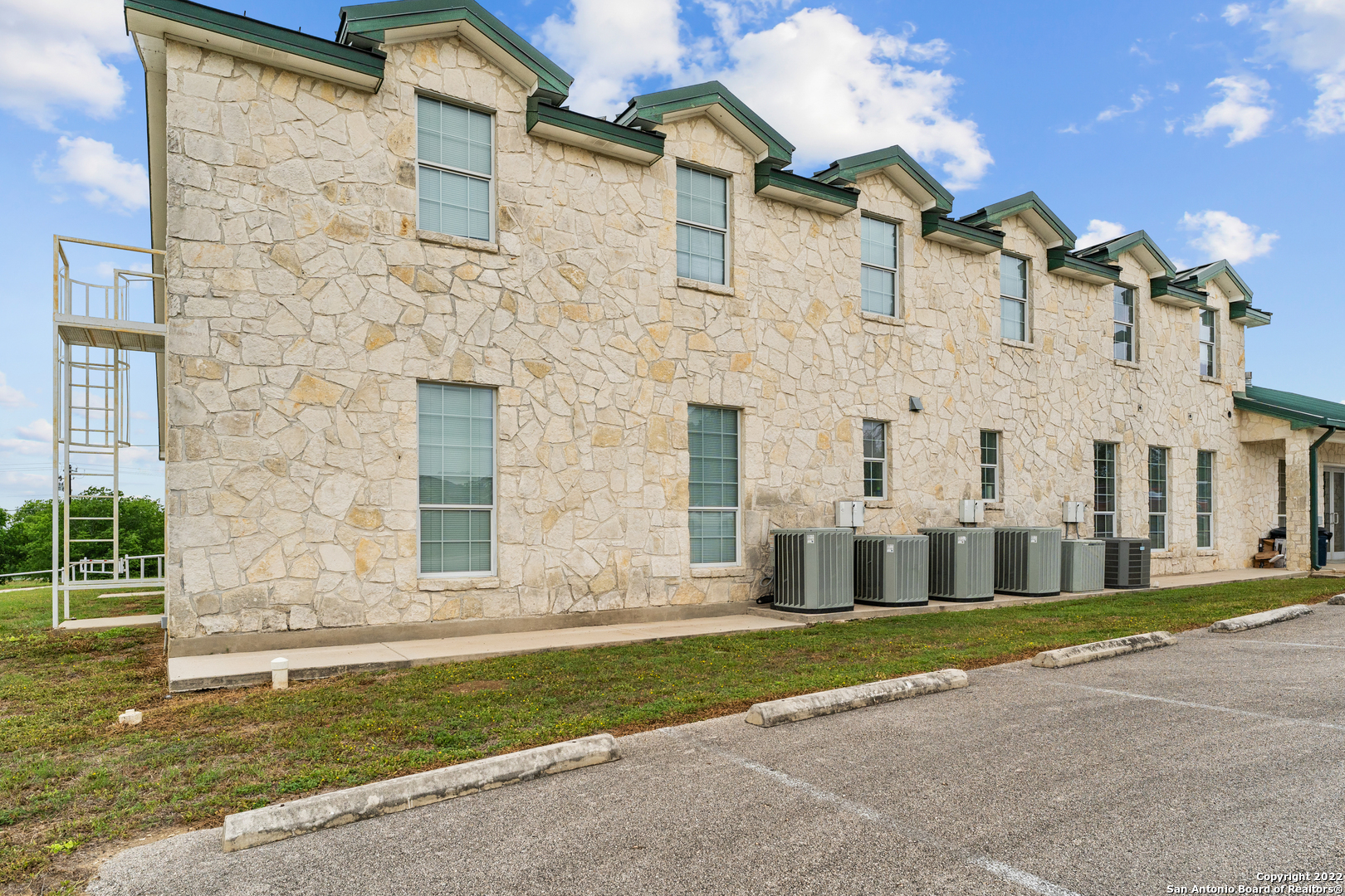 3586 Us Highway 181 N Floresville TX 78114