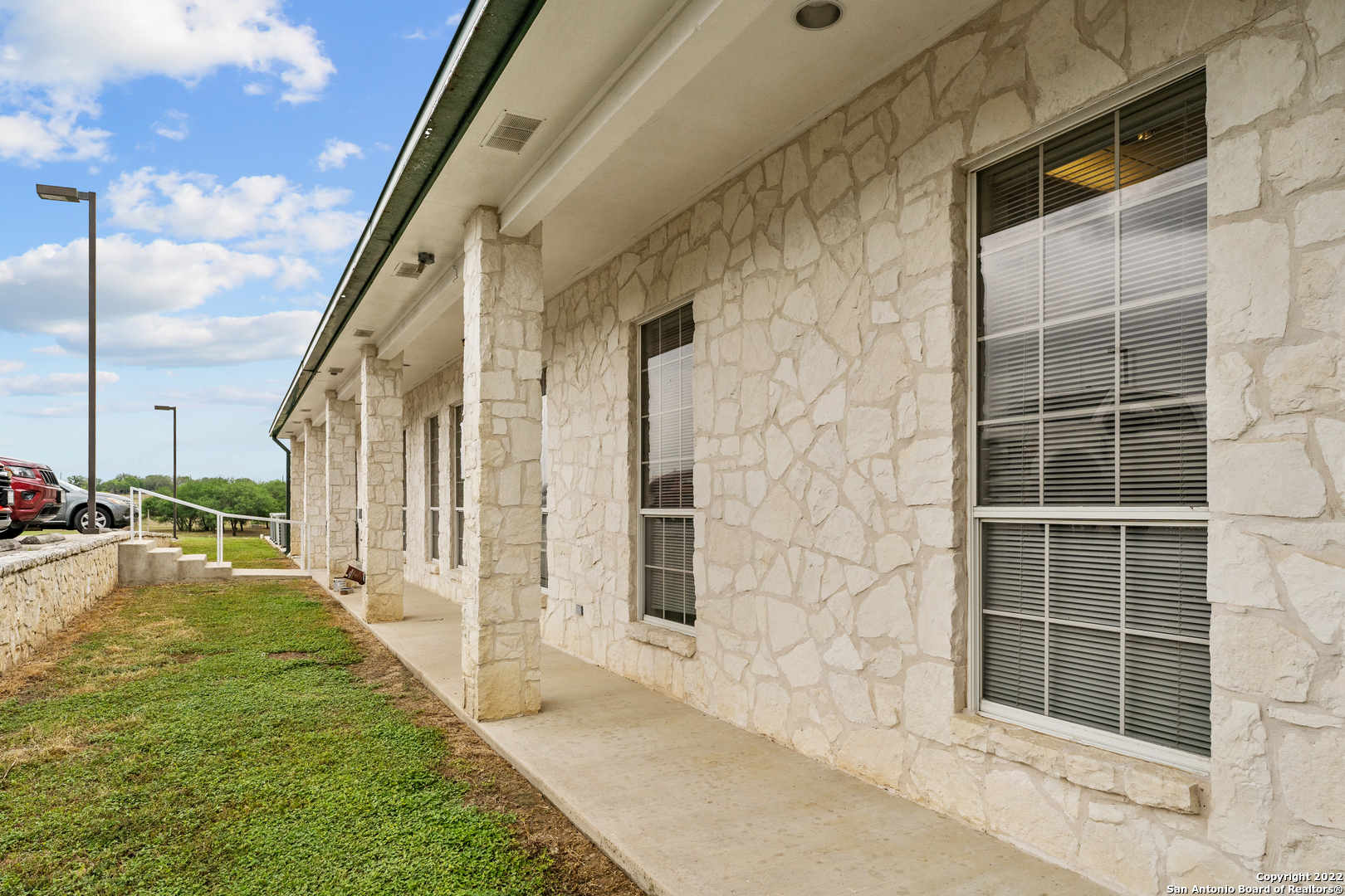 3586 Us Highway 181 N Floresville TX 78114