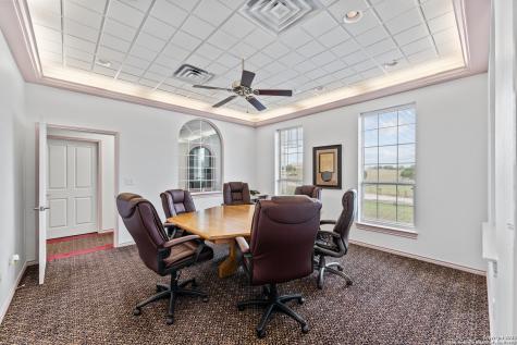 3586 Us Highway 181 N Floresville TX 78114