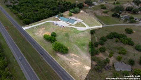 3586 Us Highway 181 N Floresville TX 78114