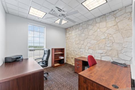 3586 Us Highway 181 N Floresville TX 78114