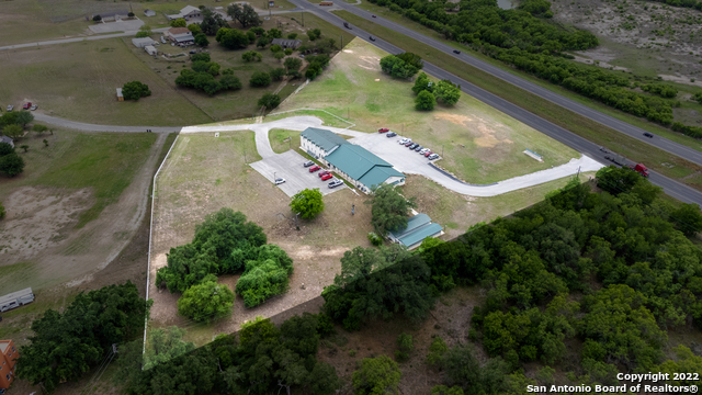 3586 Us Highway 181 N Floresville TX 78114