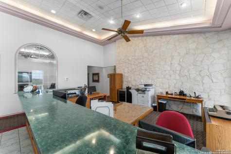 3586 Us Highway 181 N Floresville TX 78114
