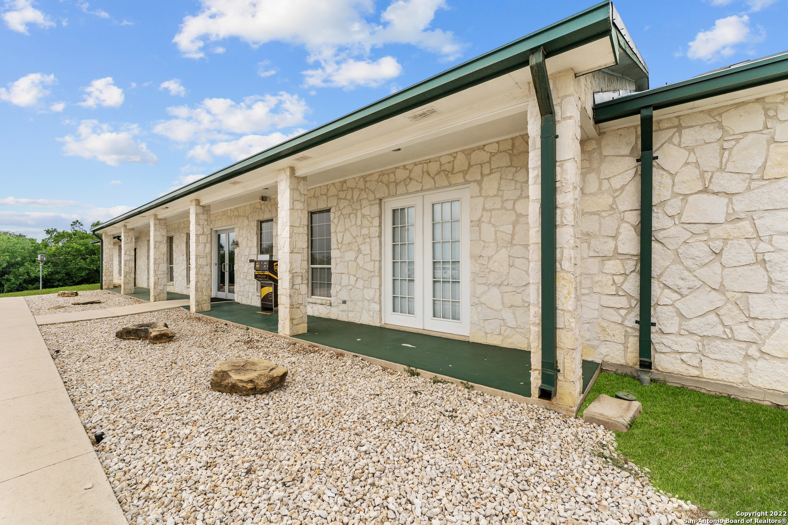 3586 Us Highway 181 N Floresville TX 78114