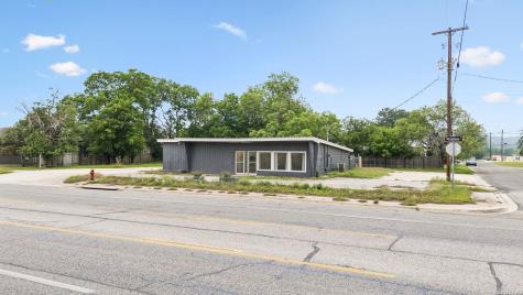 1407 Broadway Kerrville TX 78028