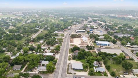 1407 Broadway Kerrville TX 78028