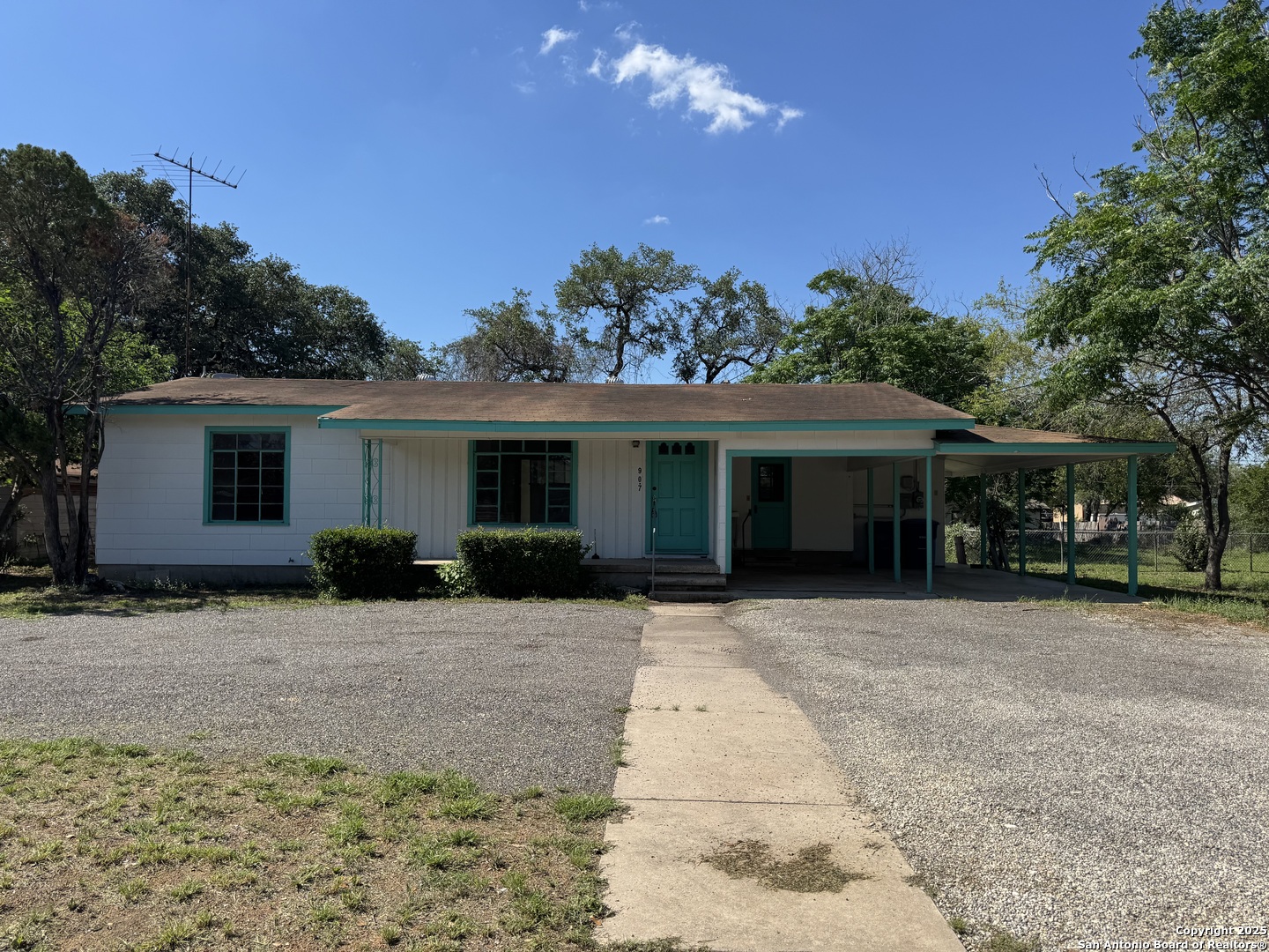 907 Goodwin Pleasanton TX 78064