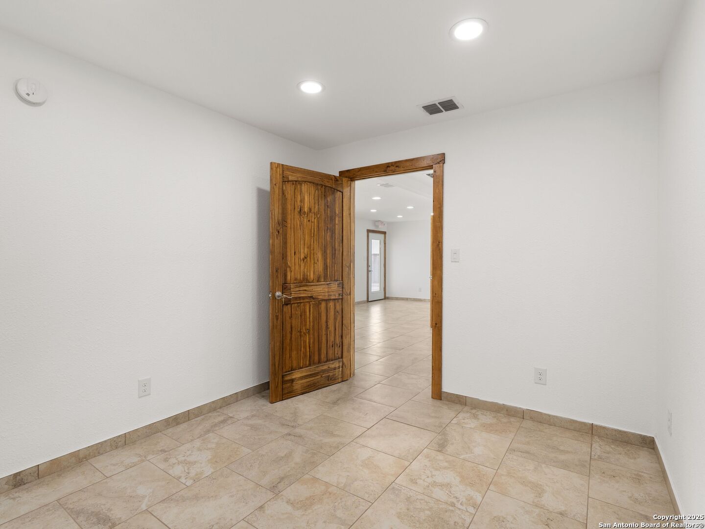 1026 W Oaklawn Street Pleasanton TX 78064