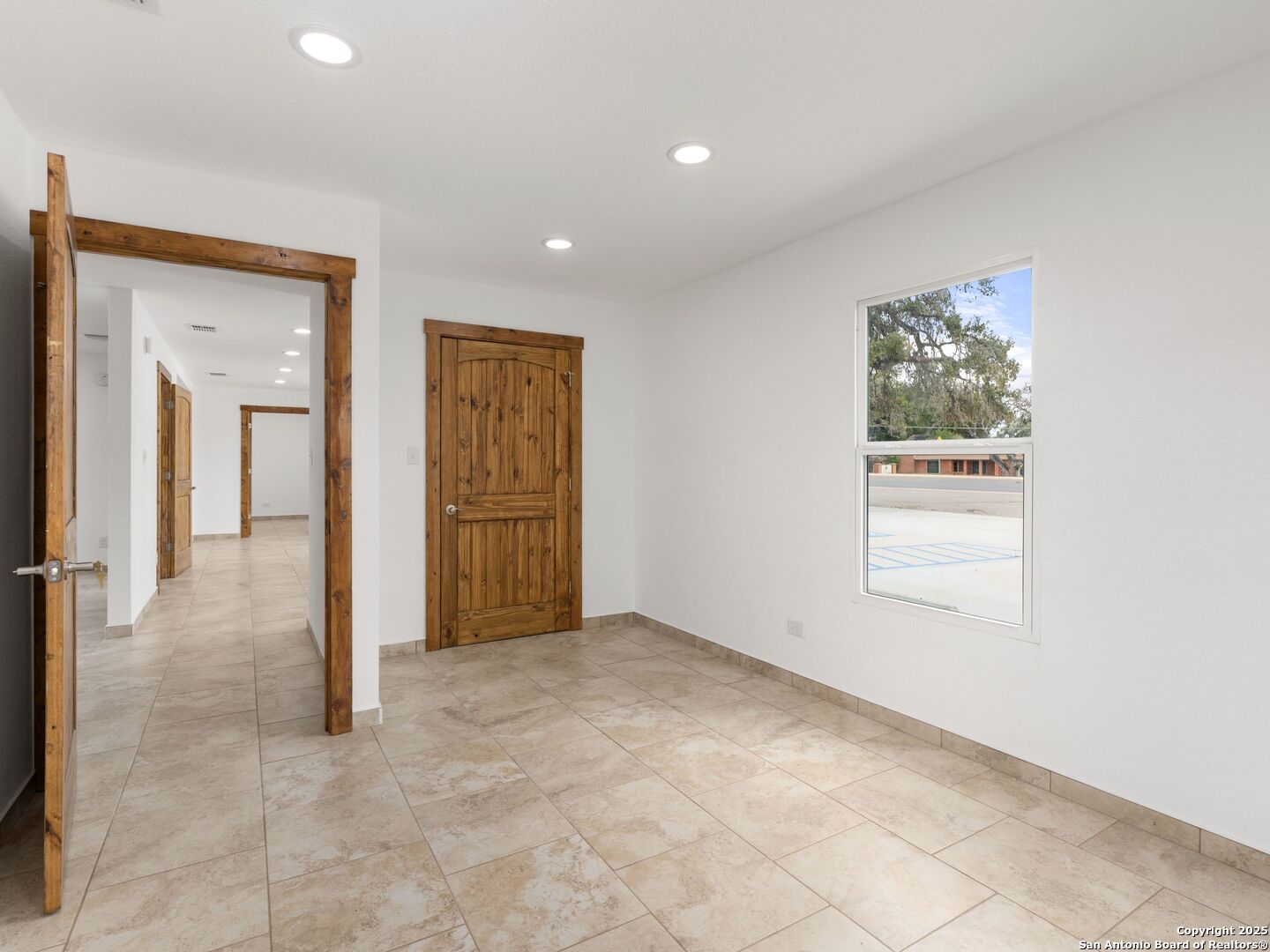 1026 W Oaklawn Street Pleasanton TX 78064