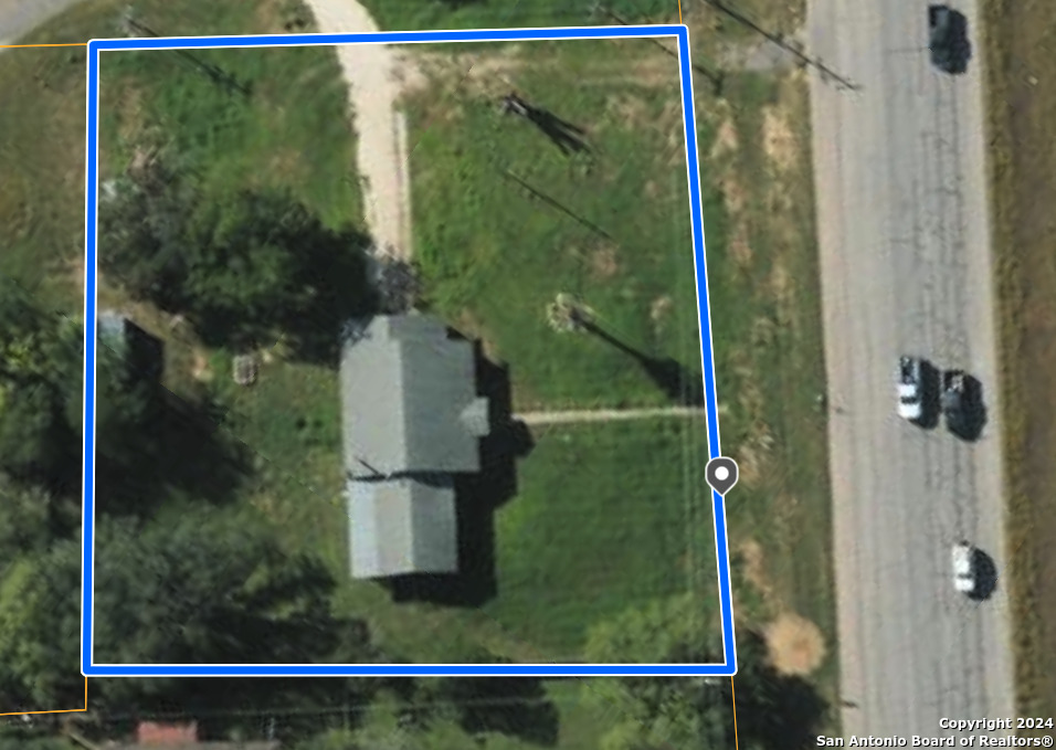 2125 10th Street Floresville TX 78114