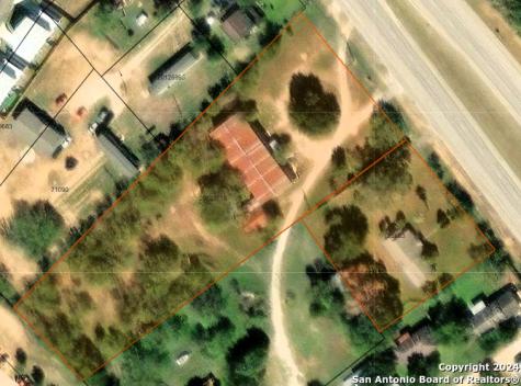 2125 10th Street Floresville TX 78114