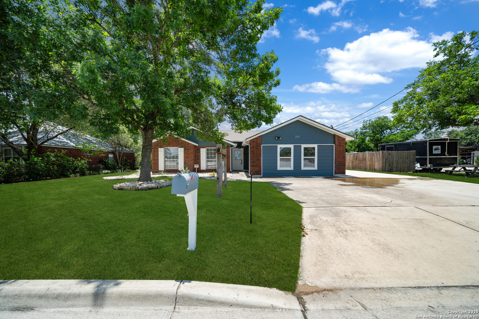 209 S Main Cibolo TX 78108