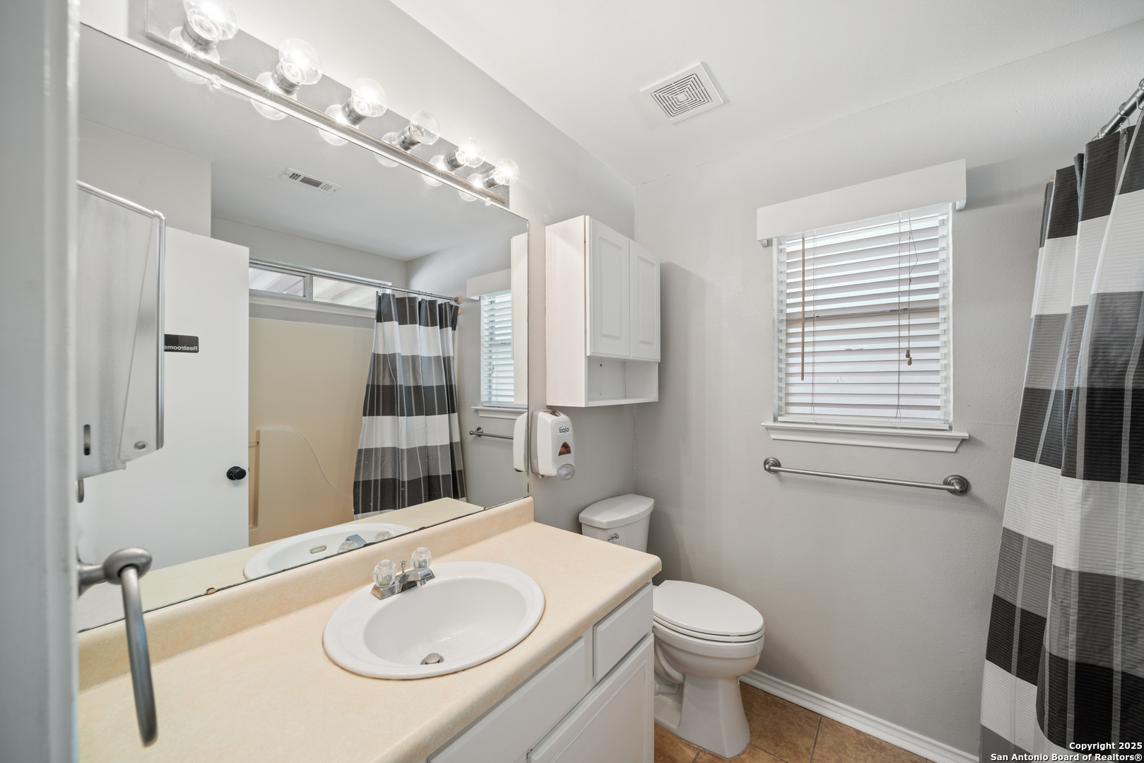 209 S Main Cibolo TX 78108