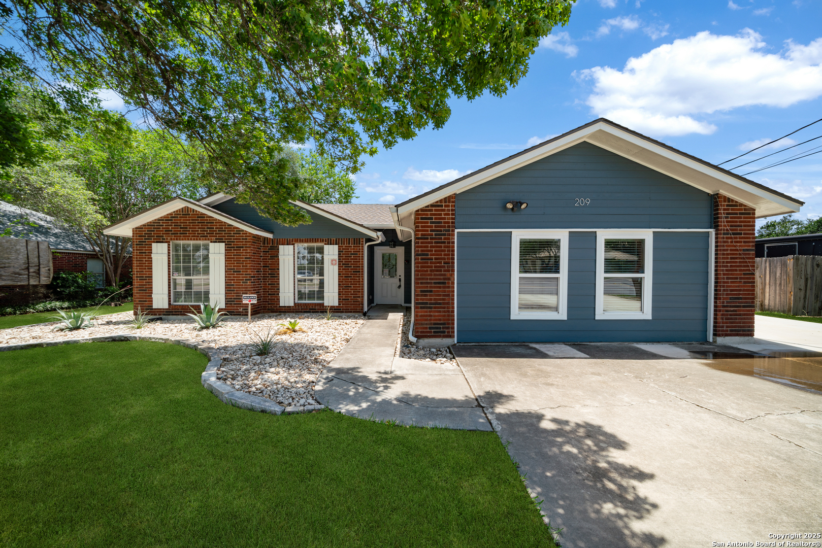 209 S Main Cibolo TX 78108