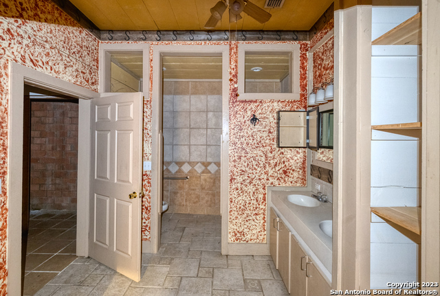 317 Center Sabinal TX 78881