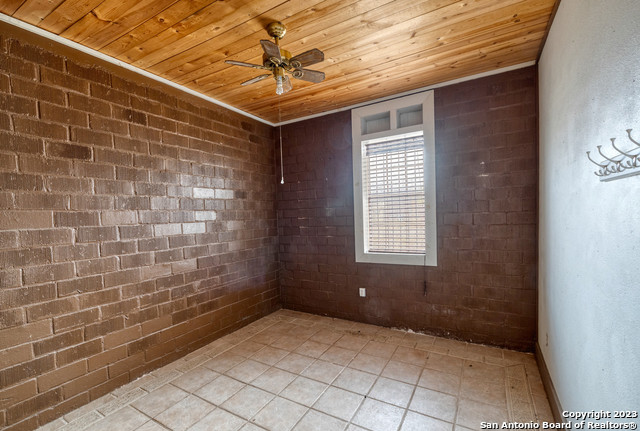 317 Center Sabinal TX 78881