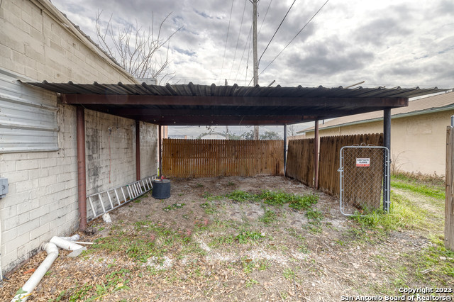 317 Center Sabinal TX 78881