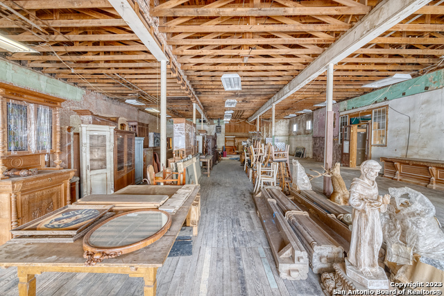 317 Center Sabinal TX 78881