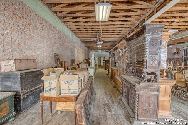 317 Center Sabinal TX 78881