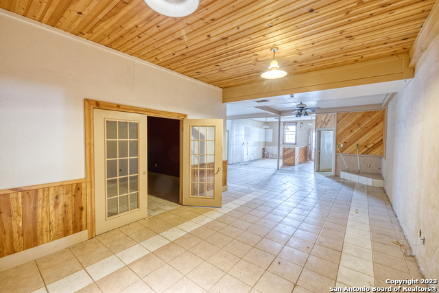 317 Center Sabinal TX 78881