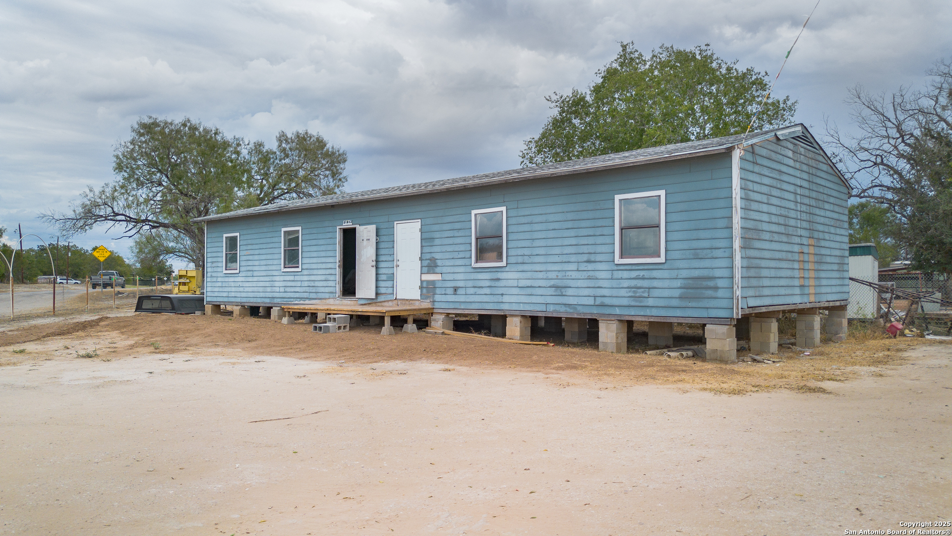 763 Fm 536 Floresville TX 78114