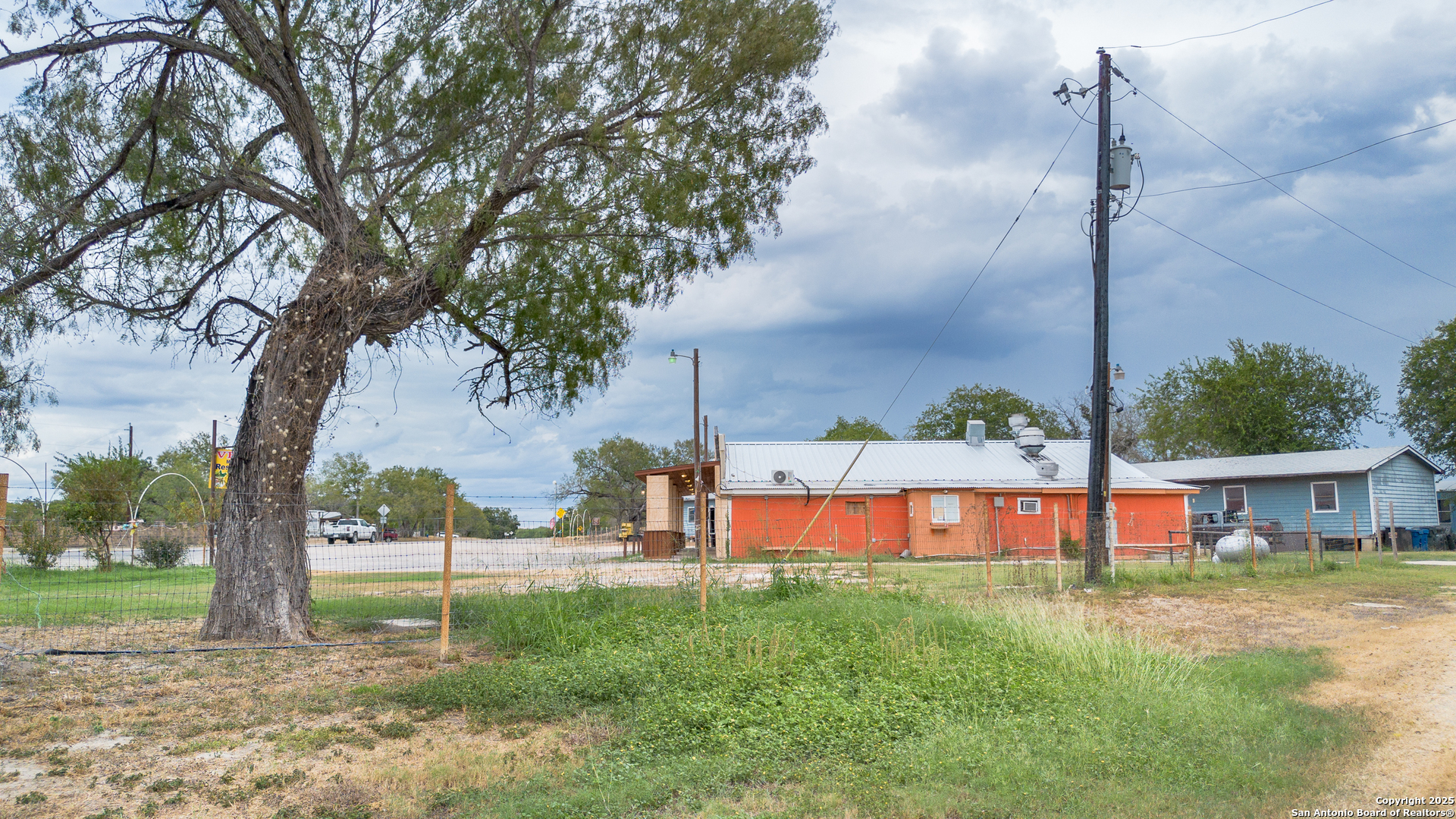 763 Fm 536 Floresville TX 78114