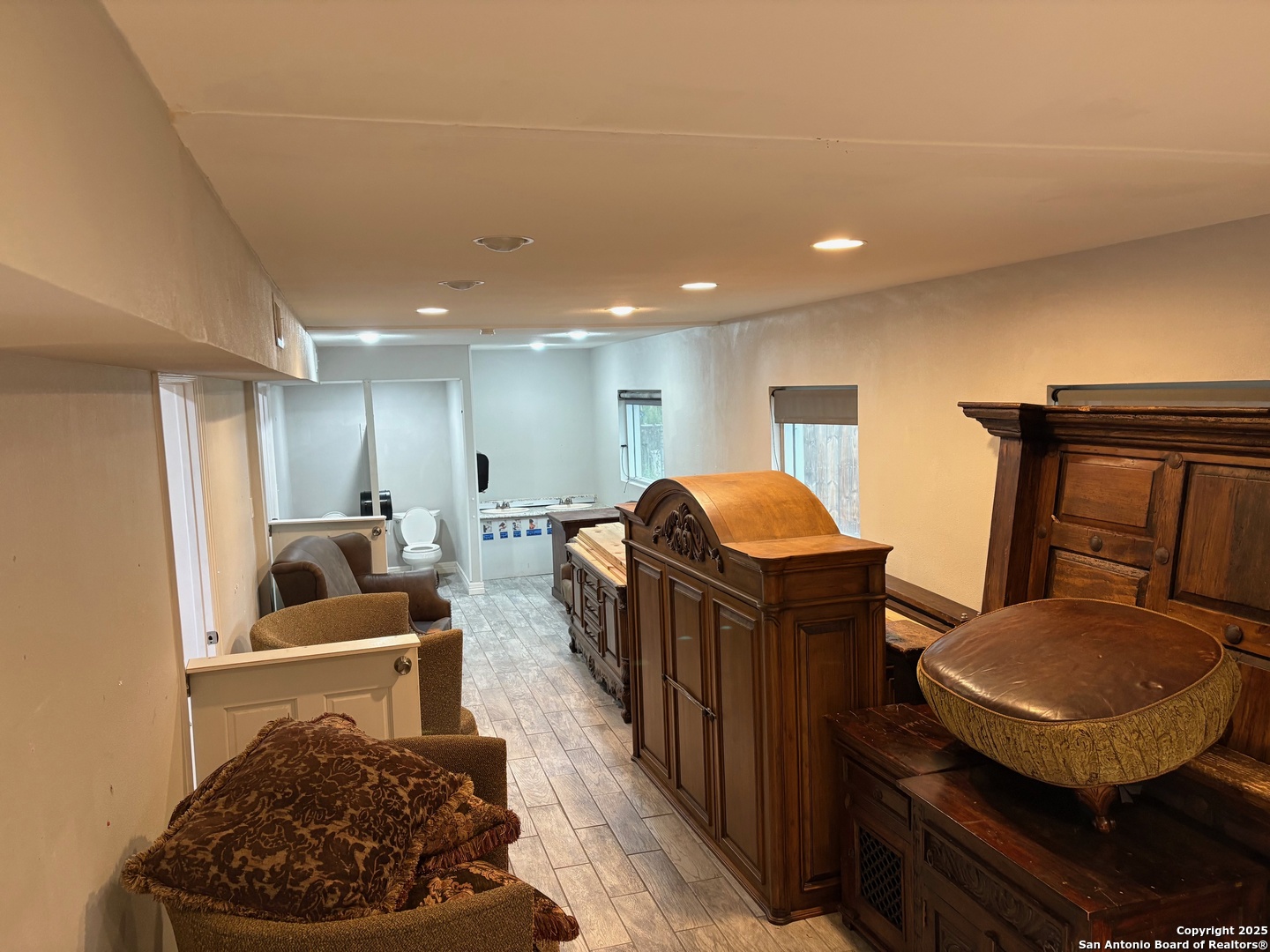 2810 Hillcrest Drive Balcones Heights TX 78201