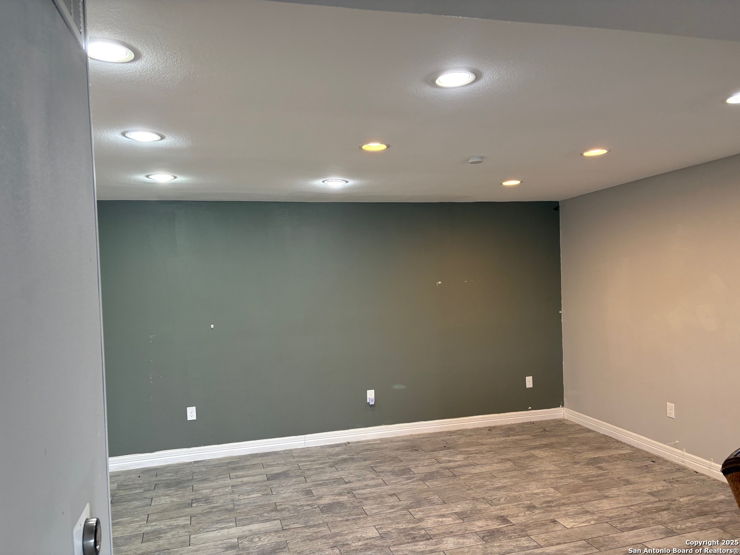 2810 Hillcrest Drive Balcones Heights TX 78201