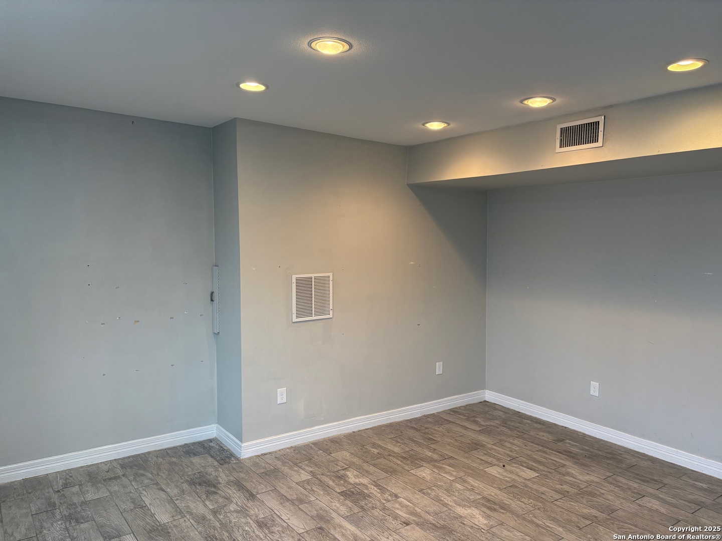 2810 Hillcrest Drive Balcones Heights TX 78201