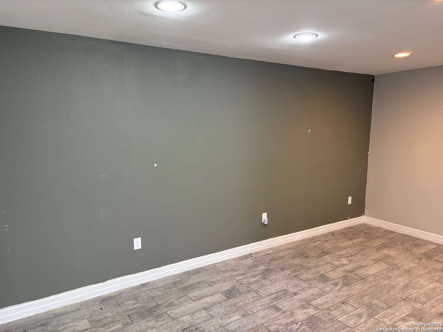 2810 Hillcrest Drive Balcones Heights TX 78201