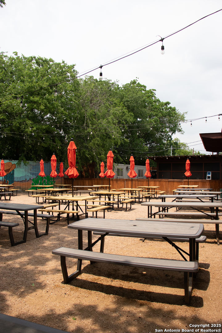 2769 Nacogdoches San Antonio TX 78217