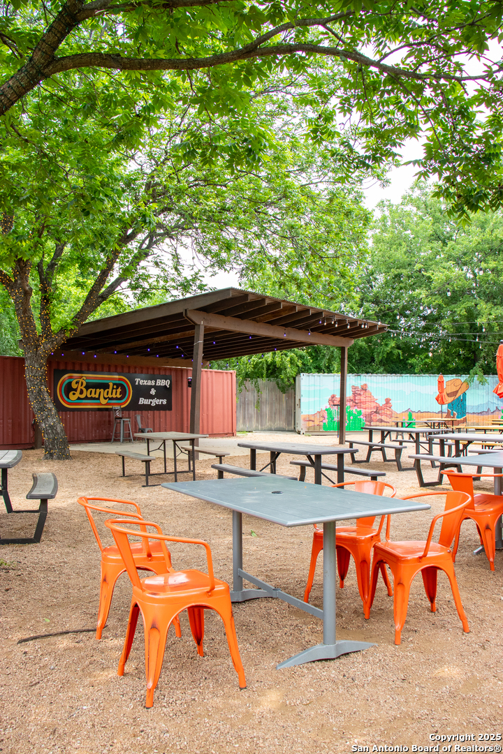 2769 Nacogdoches San Antonio TX 78217