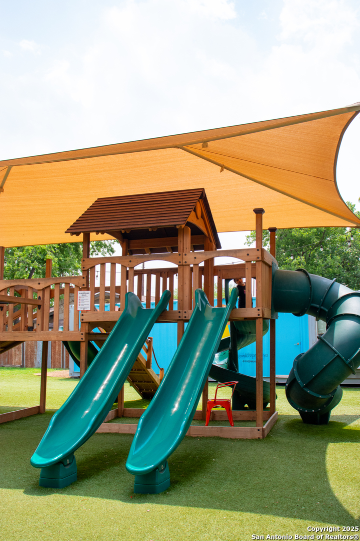 2769 Nacogdoches San Antonio TX 78217