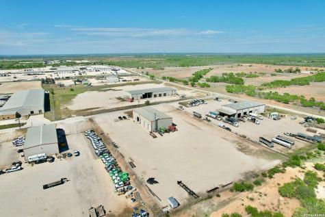 4844 County Road 430 Pleasanton TX 78064