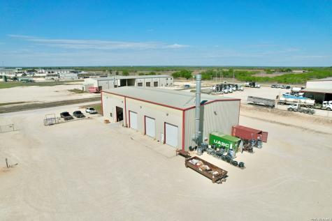 4844 County Road 430 Pleasanton TX 78064